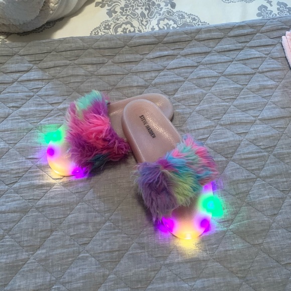 madden girl light up slides